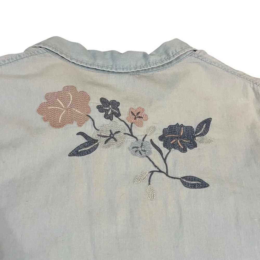 Denim Chambray Floral Embroidered Button Down Shirt XXL - Picture 5 of 6